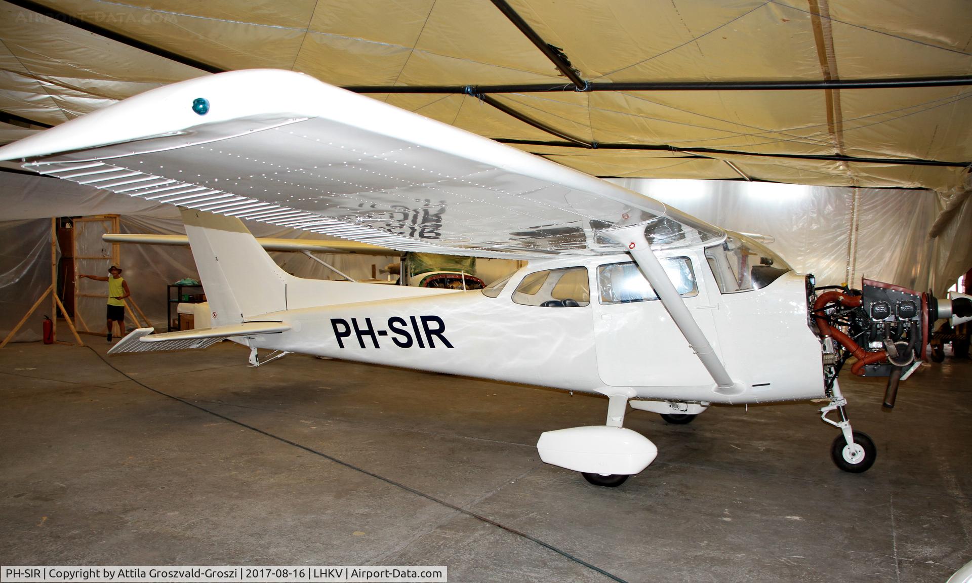 PH-SIR, Reims F172M Skyhawk C/N 1263, Kaposújlak Airport, Hungary