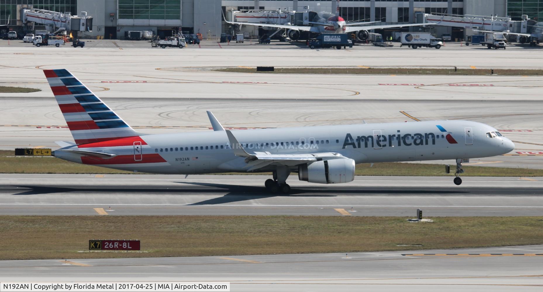 N192AN, 2001 Boeing 757-223 C/N 32386, American