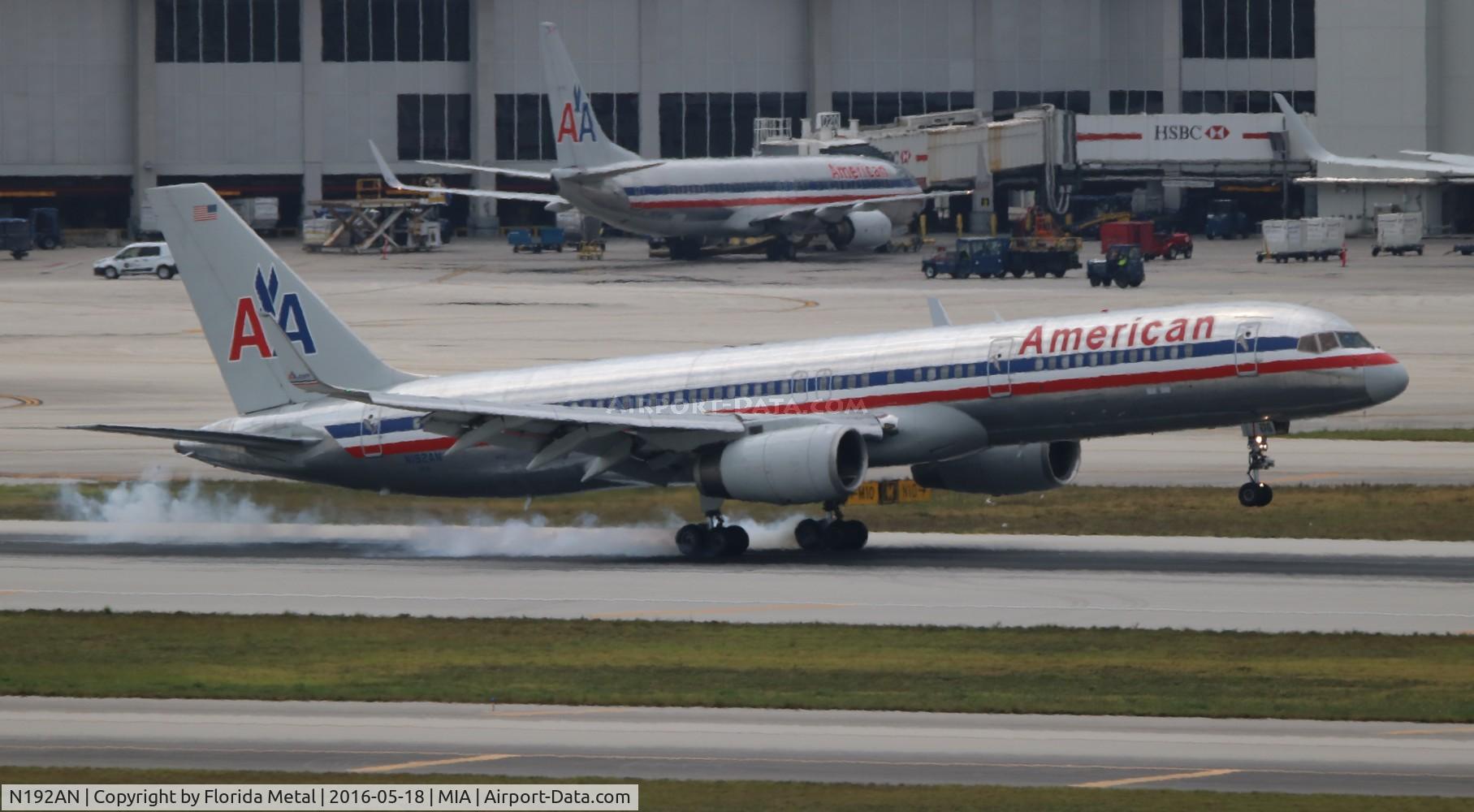 N192AN, 2001 Boeing 757-223 C/N 32386, American