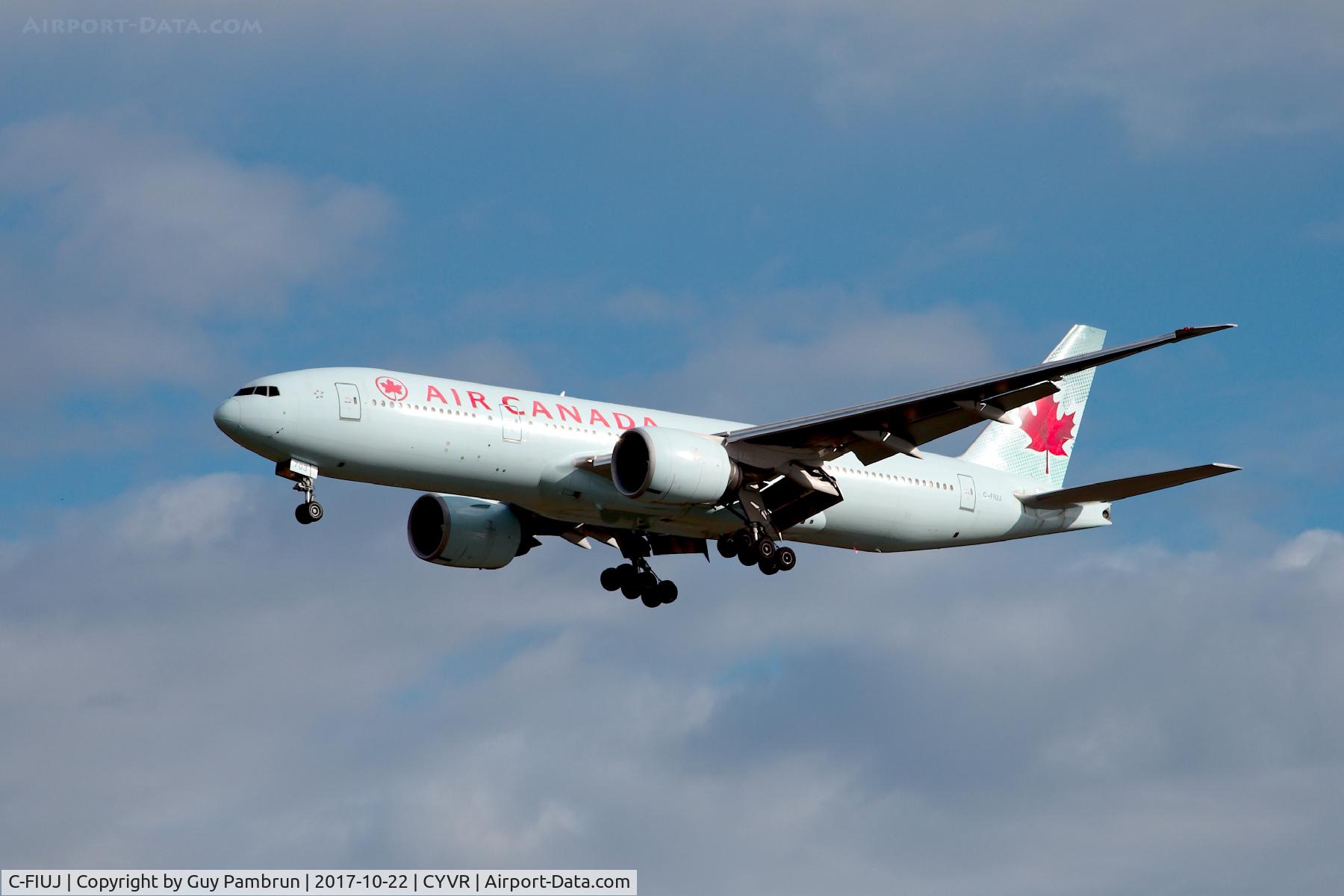 C-FIUJ, 2007 Boeing 777-233/LR C/N 35244, Landing