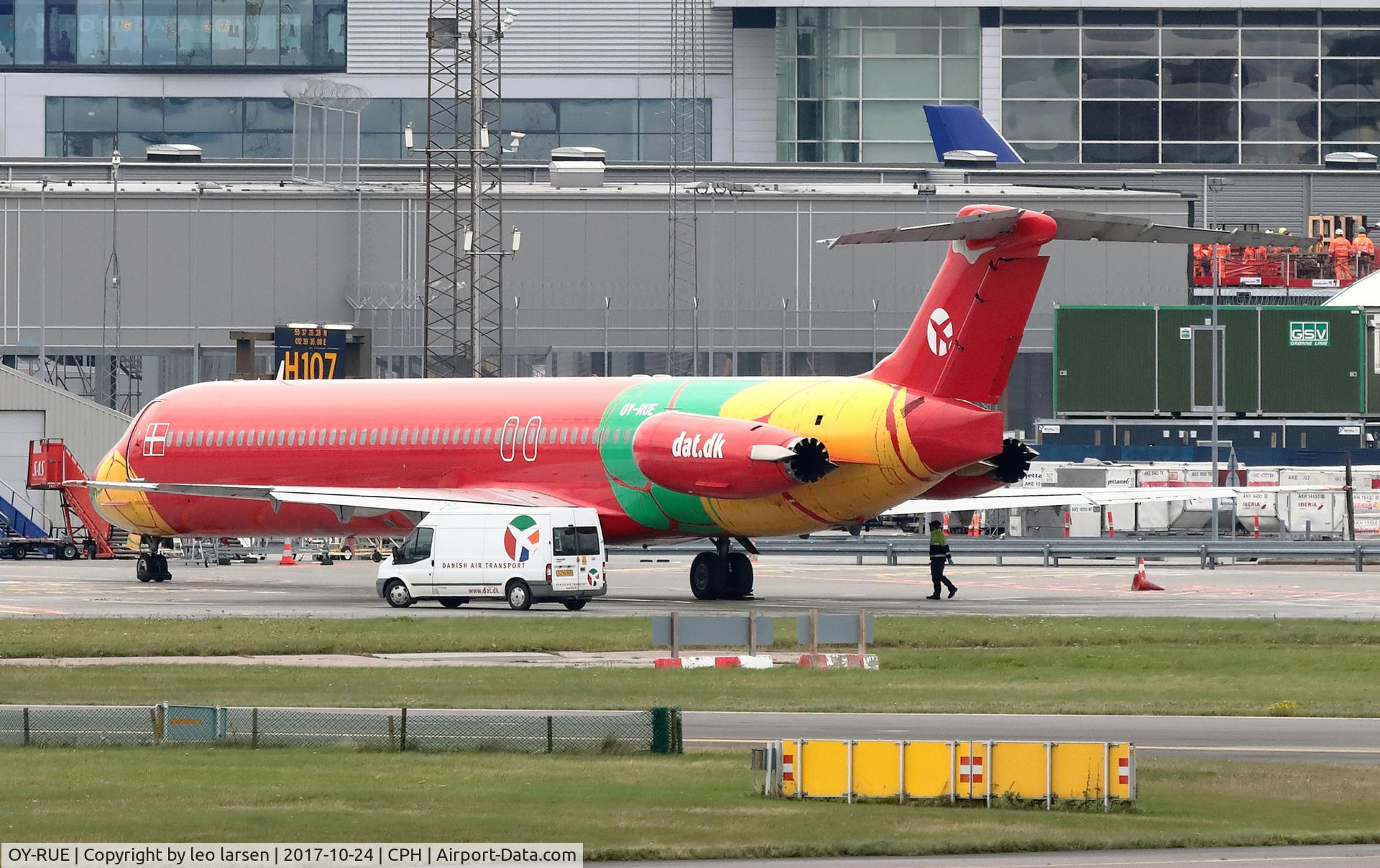OY-RUE, 1990 McDonnell Douglas MD-83 (DC-9-83) C/N 49936, Copenhagen 24.10.2017