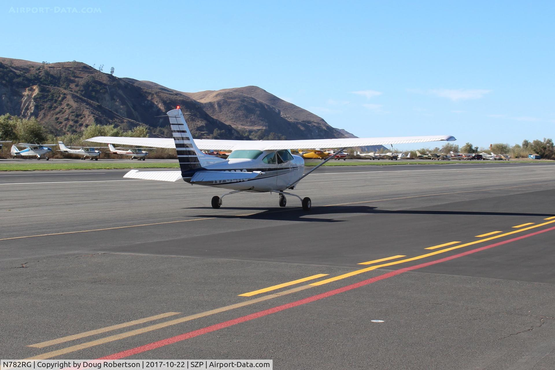 N782RG, 1978 Cessna R182 Skylane RG C/N R18200194, 1978 Cessna R182 SKYLANE RG, Lycoming O-360 235 Hp, taxi to Rwy 04