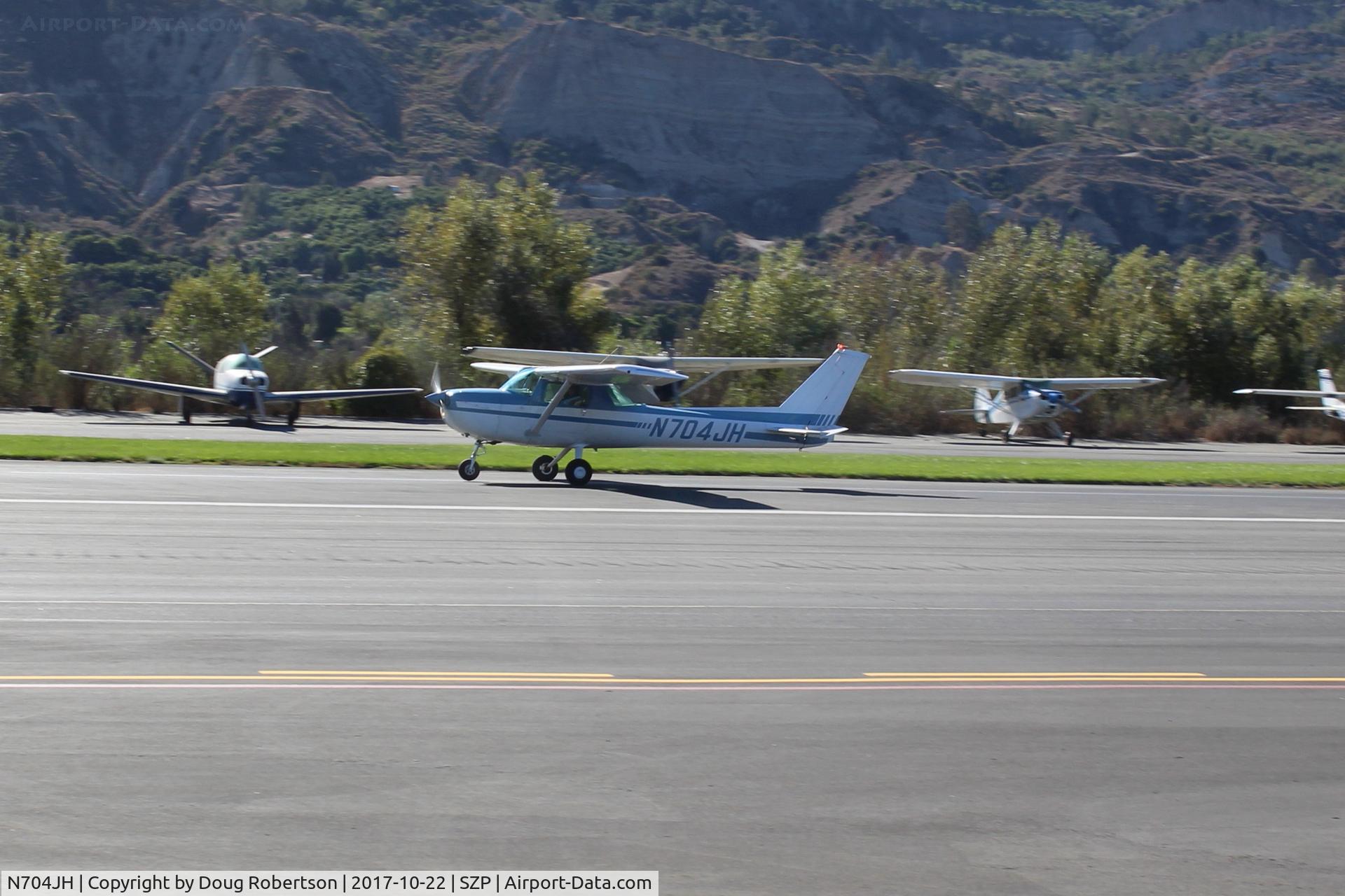 N704JH, 1976 Cessna 150M C/N 15078644, 1976 Cessna 150M, Continental O-200 100 Hp, landing roll Rwy 04