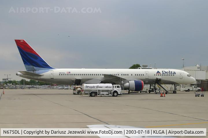 N675DL, 1992 Boeing 757-232 C/N 25980, Boeing 757-232  C/N 25980, N675DL
