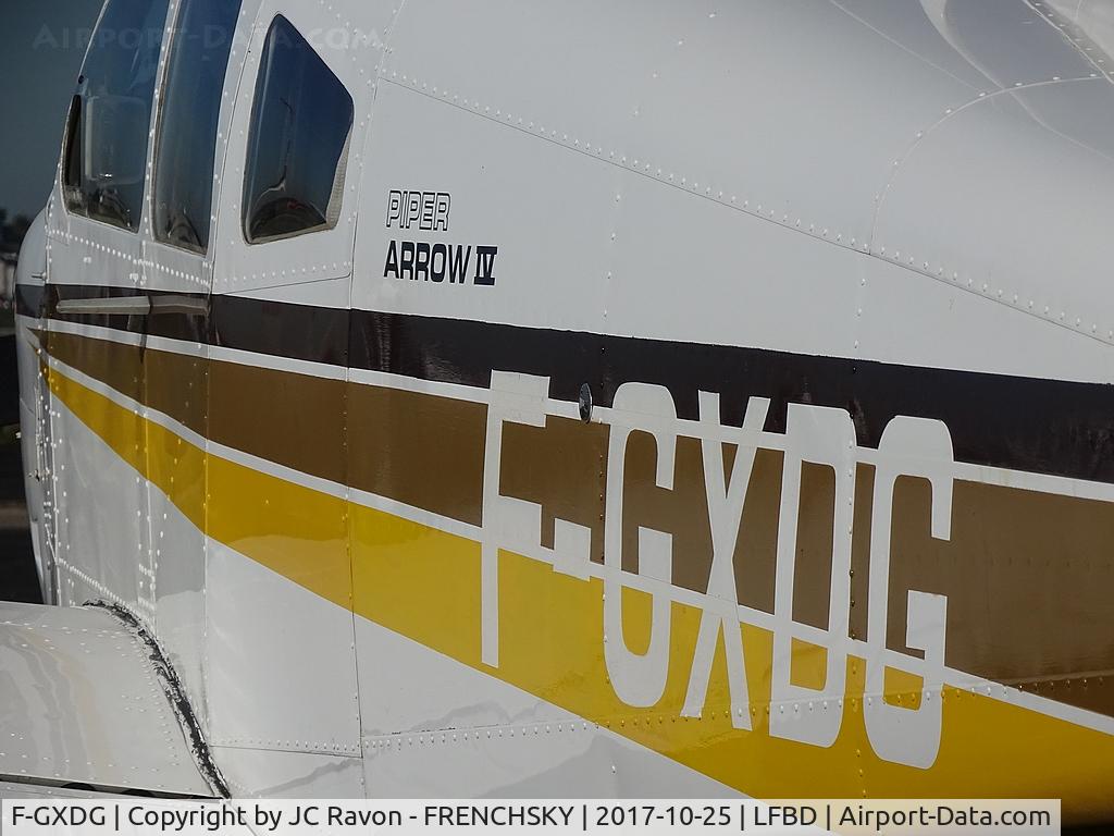 F-GXDG, Piper PA-28RT-201 Arrow IV Arrow IV C/N 28R-7918228, parking CAPAM