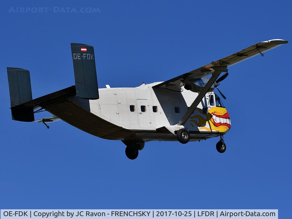 OE-FDK, 1972 Short SC-7 Skyvan 3A-100 C/N SH.1901, Pink Aviation Services take off