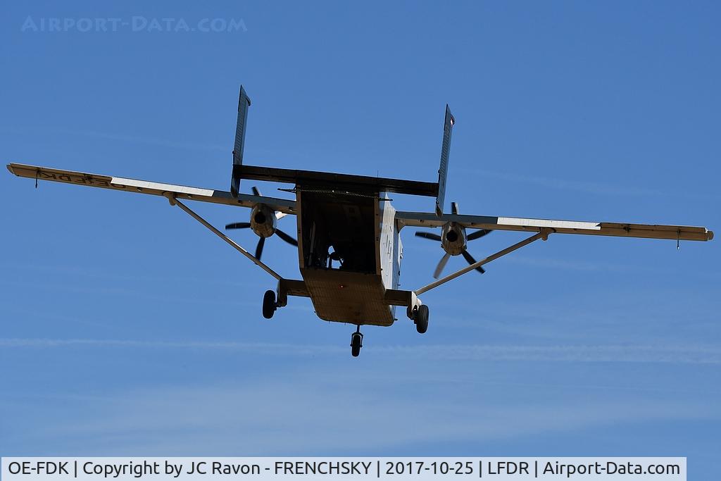 OE-FDK, 1972 Short SC-7 Skyvan 3A-100 C/N SH.1901, Pink Aviation Services landing