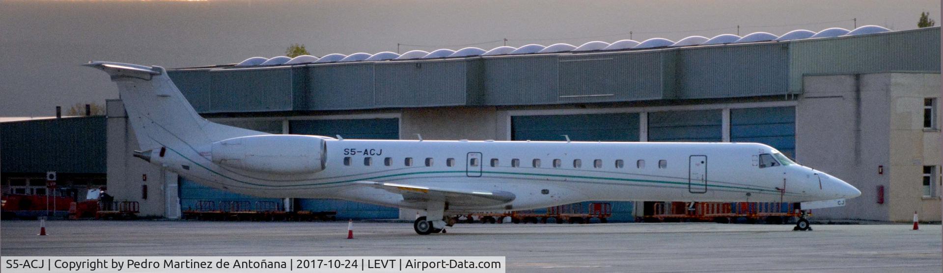 S5-ACJ, 1999 Embraer EMB-145LU (ERJ-145LU) C/N 145135, Foronda - Vitoria-Gasteiz - España