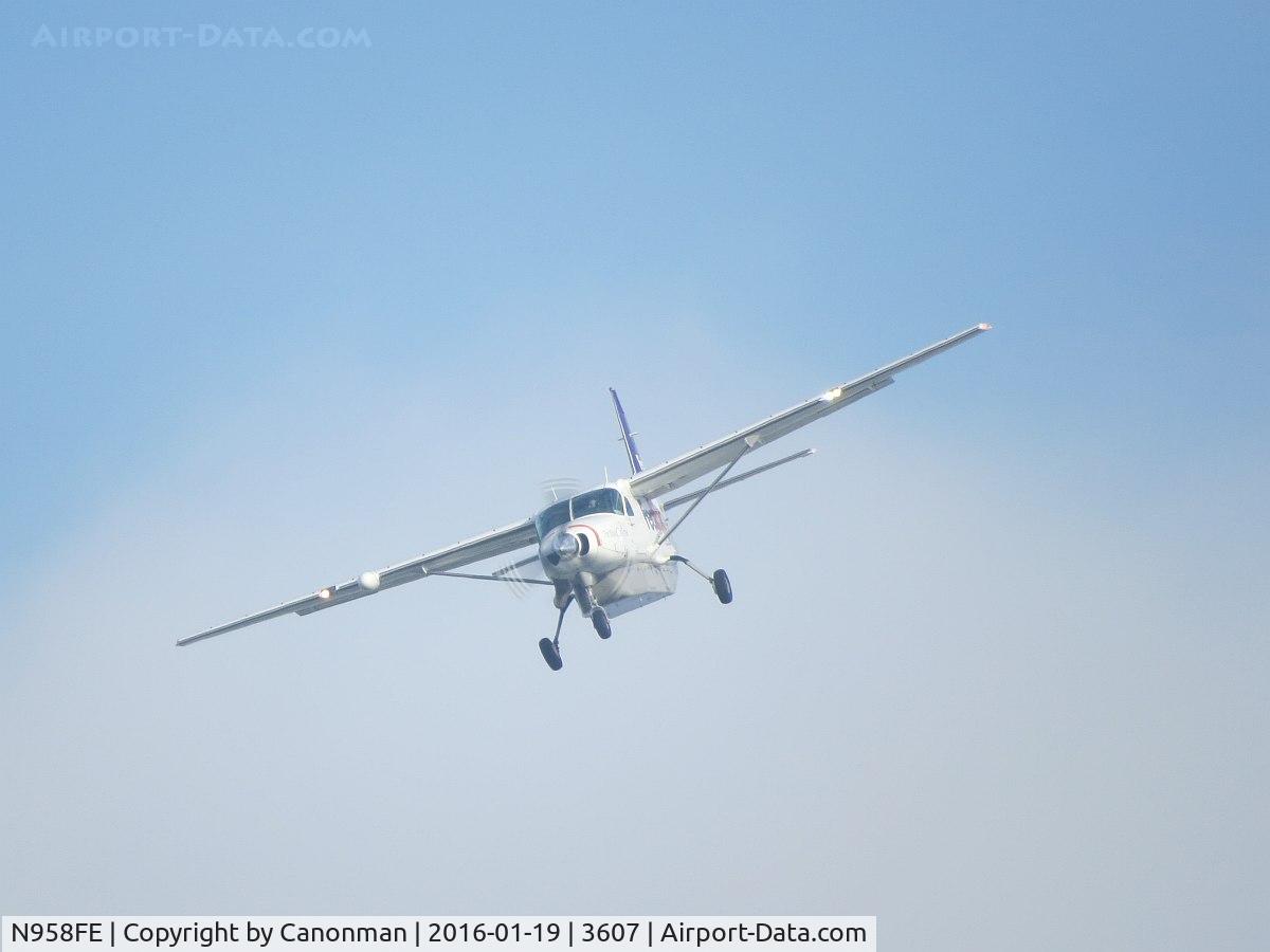 N958FE, 1988 Cessna 208B C/N 208B0071, Landing