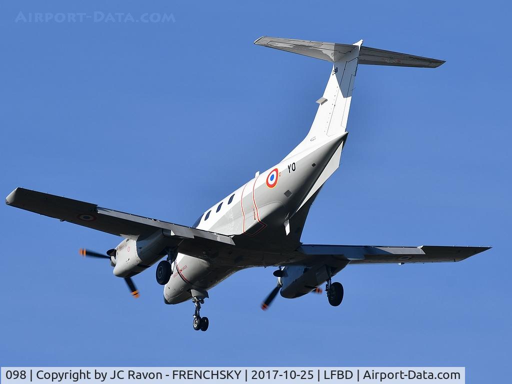 098, Embraer EMB-121AA Xingu C/N 121098, COTAM 1726 landing runway 23
