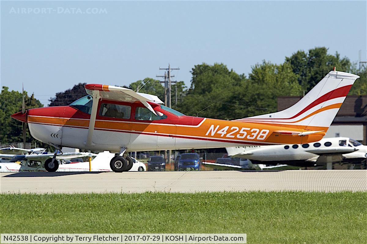 N42538, 1968 Cessna 182L Skylane C/N 18259064, at 2017 EAA AirVenture at Oshkosh