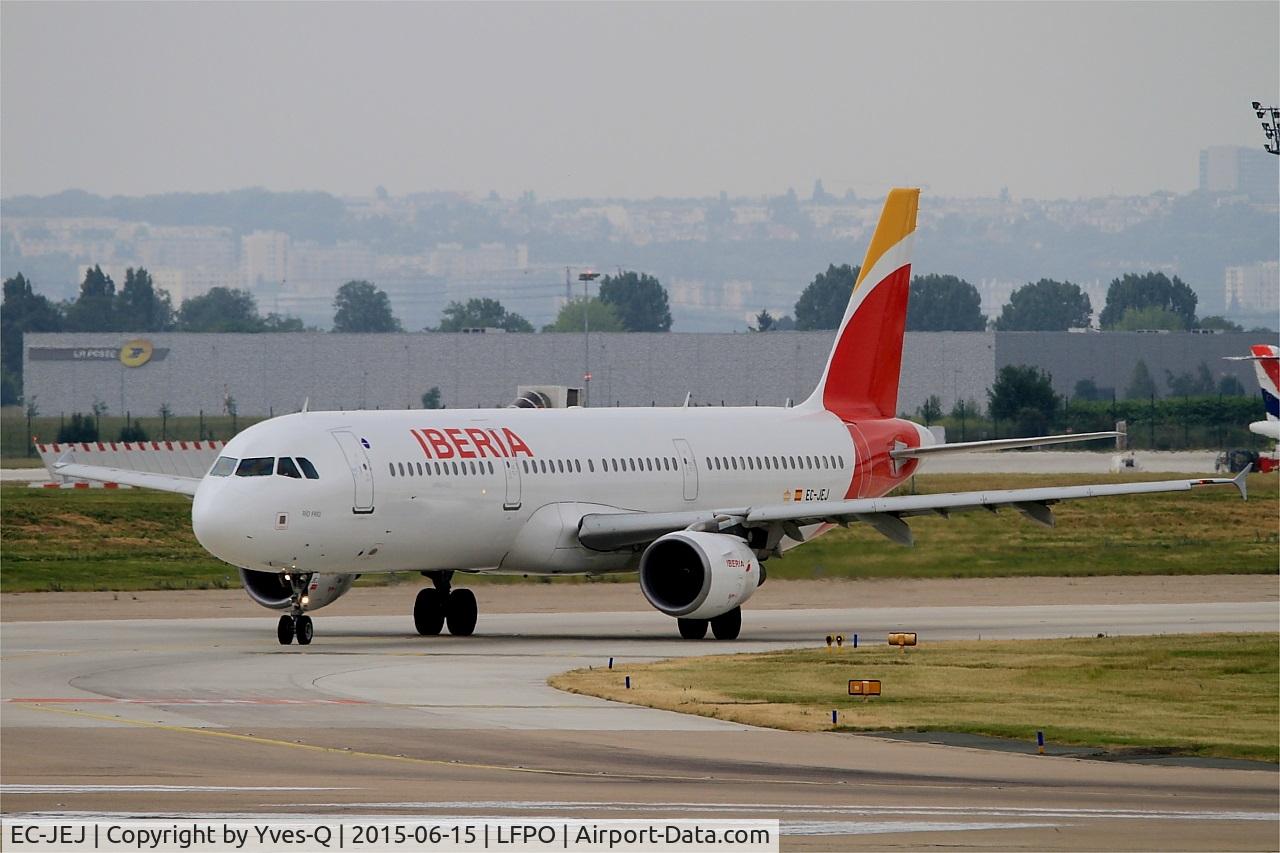 EC-JEJ, 2005 Airbus A321-211 C/N 2381, Airbus A321-211, Taxiing to holding point rwy 08, Paris-Orly airport (LFPO-ORY)