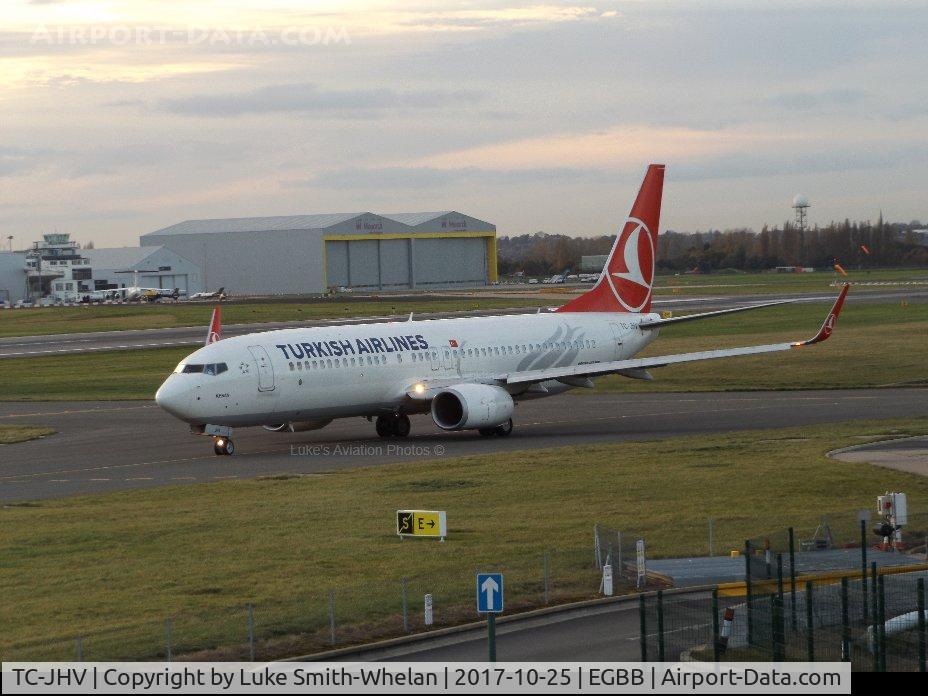 TC-JHV, 2014 Boeing 737-8F2 C/N 40992, Awaiting departure from Birmingham Airport.
