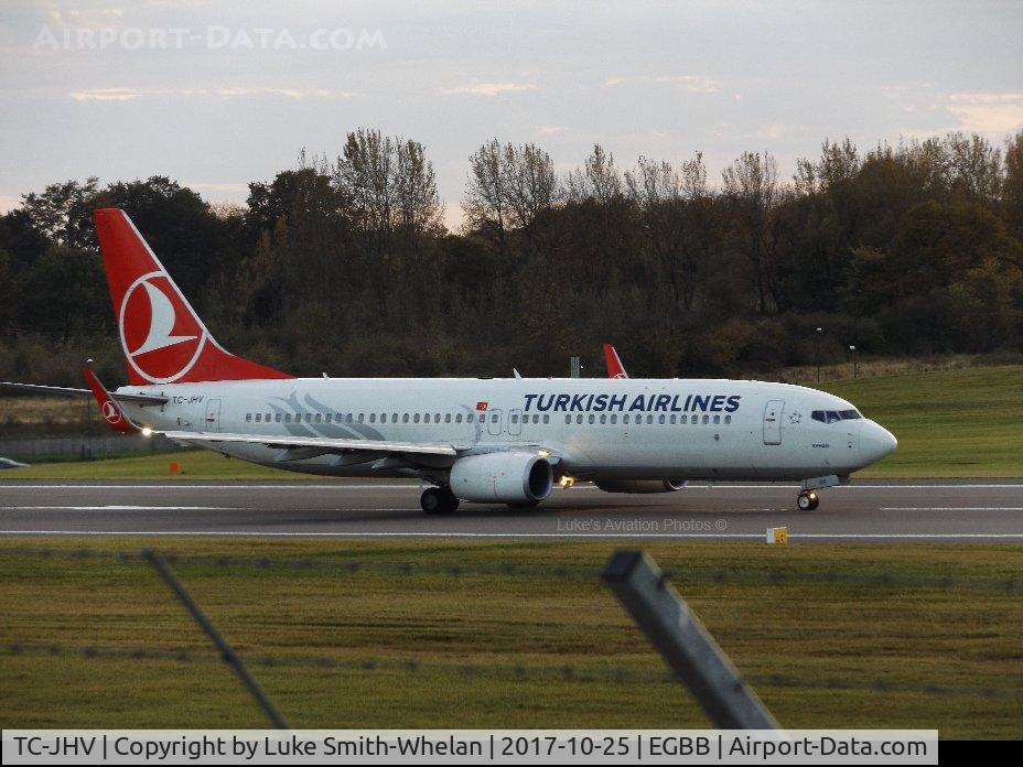 TC-JHV, 2014 Boeing 737-8F2 C/N 40992, Awaiting departure from Birmingham Airport.