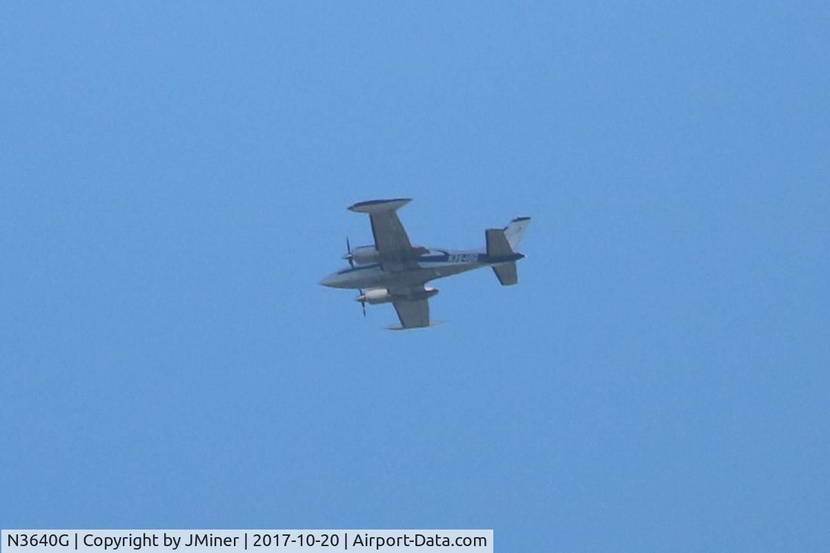 N3640G, 1977 Cessna 310R C/N 310R0880, Flying over Sleepy Hollow, IL.