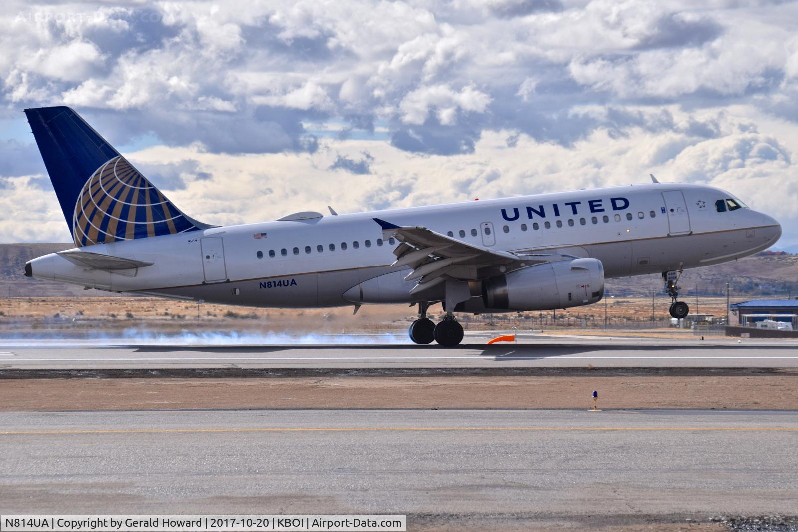 N814UA, 1998 Airbus A319-131 C/N 862, Landing RWY 28R.