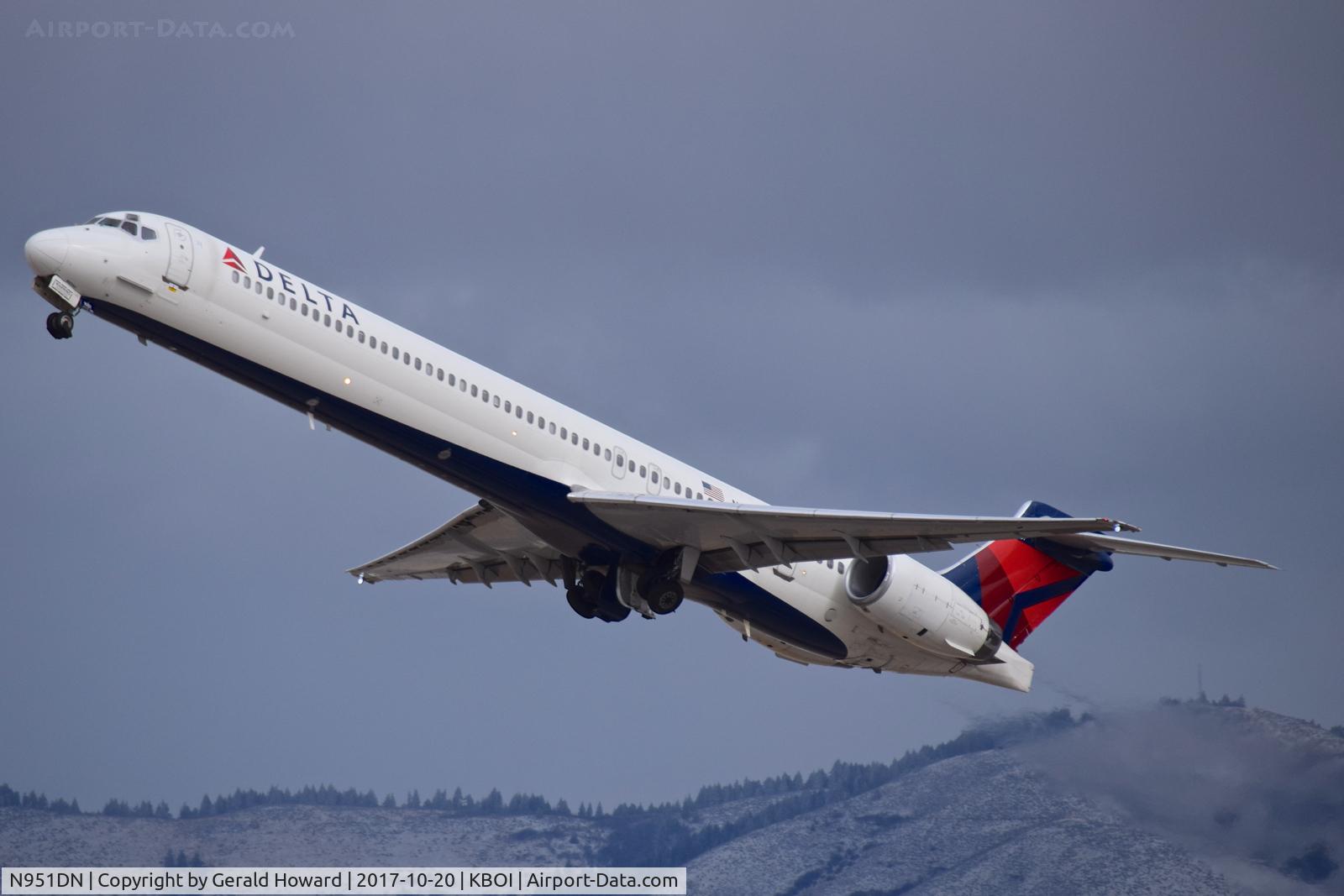 N951DN, 1997 McDonnell Douglas MD-90-30 C/N 53361, Take off climb from RWY 28R.