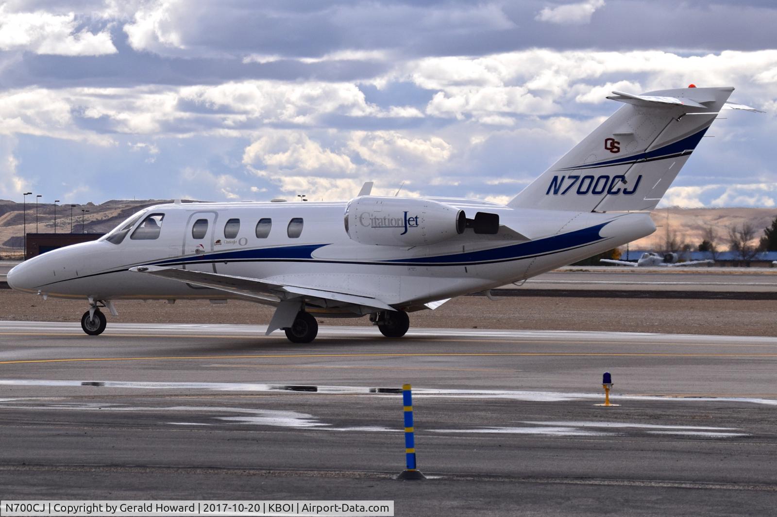 N700CJ, 1993 Cessna 525 CitationJet C/N 525-0027, Taxiing on Alpha.