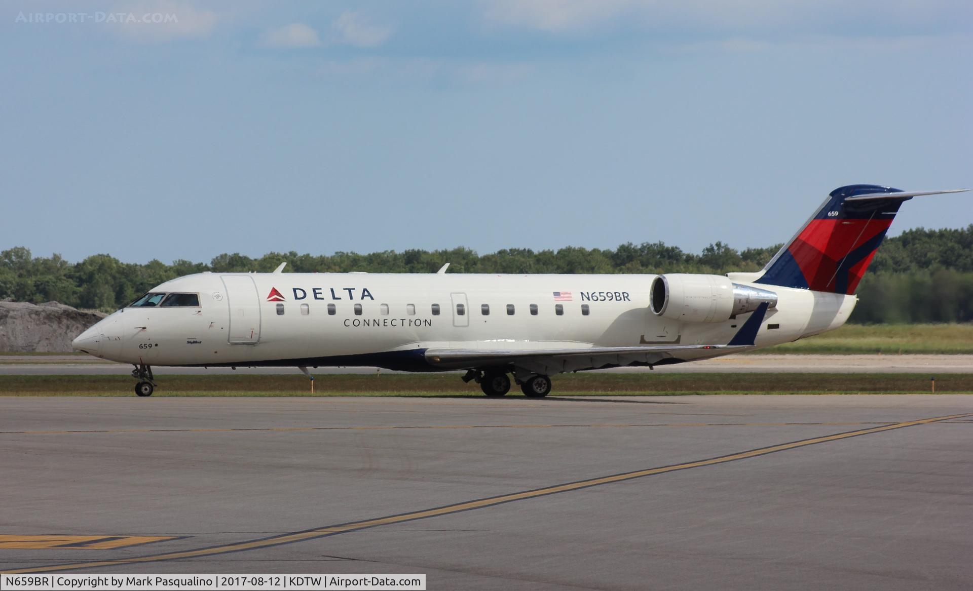 N659BR, 2001 Bombardier CRJ-200ER (CL-600-2B19) C/N 7509, CL-600-2B19