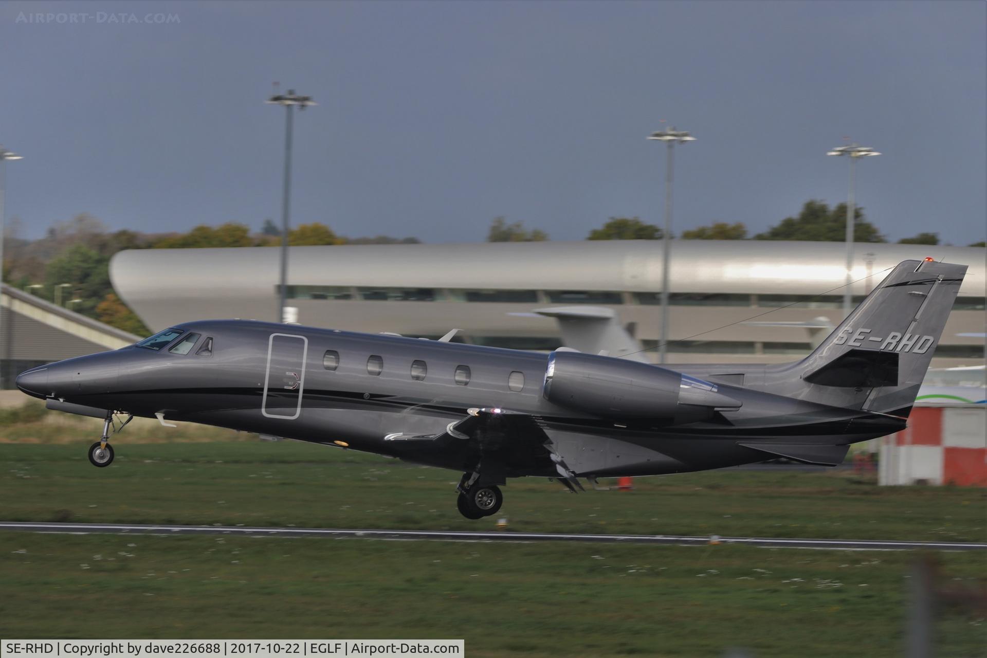 SE-RHD, 2015 Cessna 560XL Citation C/N 560-6185, SE RHD landing on 24 at Farnborough