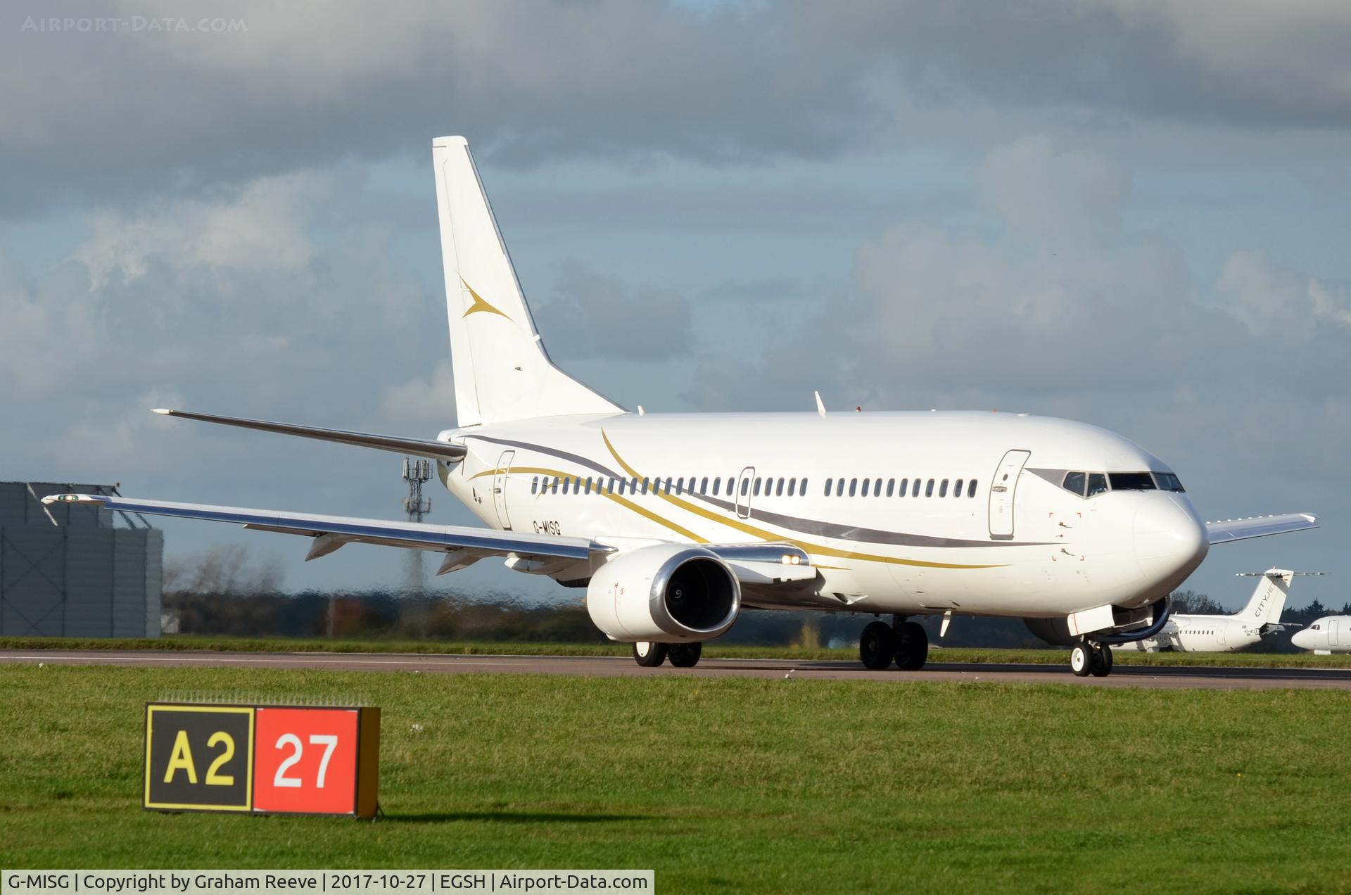 G-MISG, 1995 Boeing 737-3L9 C/N 27833, About to depart from Norwich.