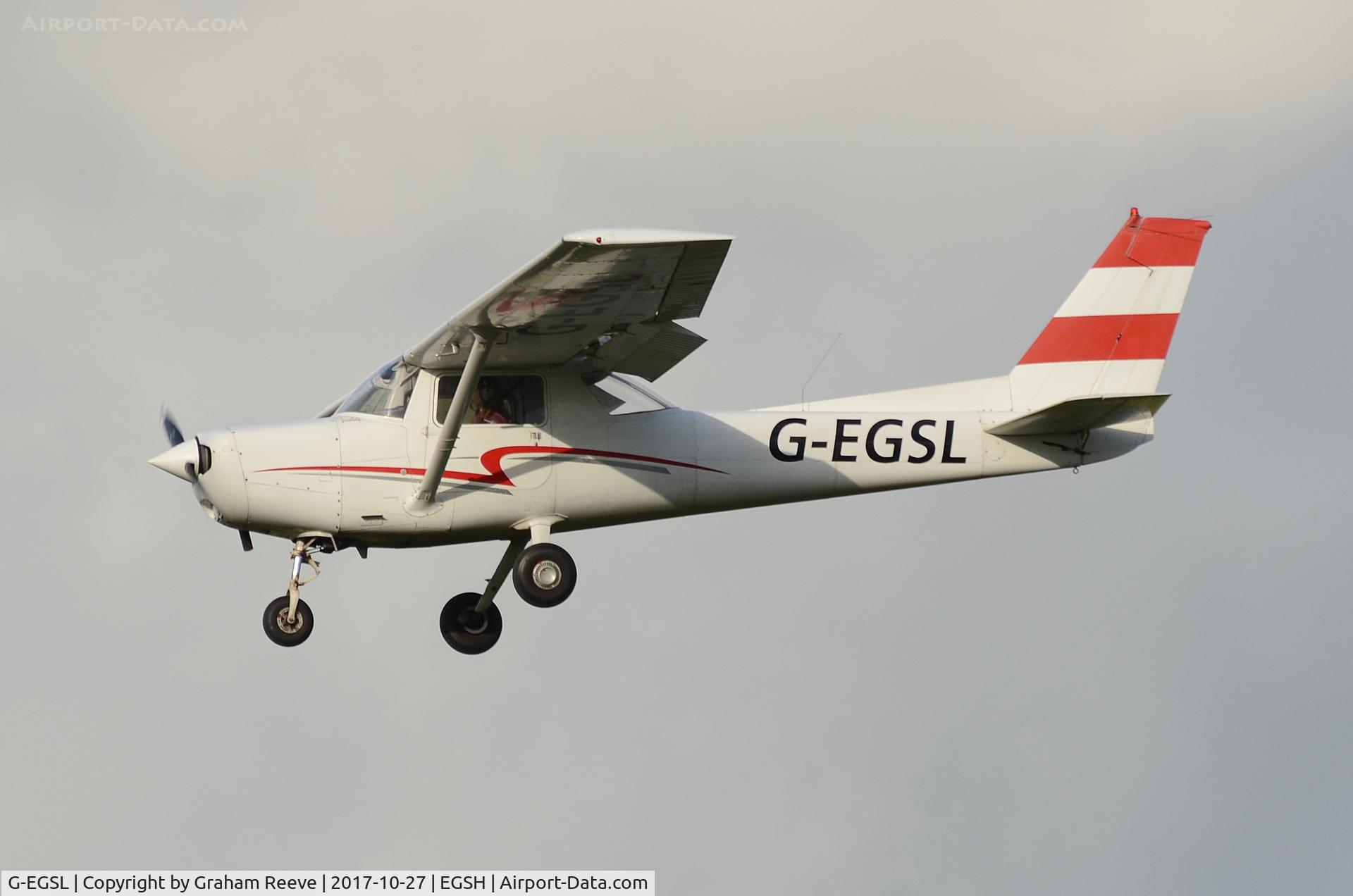 G-EGSL, 1977 Reims F152 C/N F15201446, Landing at Norwich.