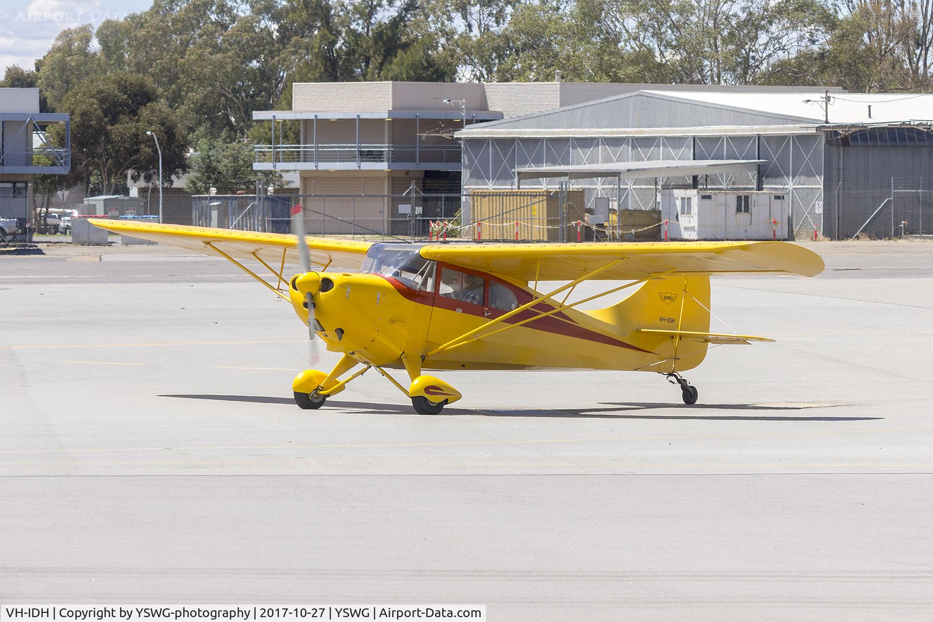 VH-IDH, 1947 Aeronca 11AC Chief C/N 11AC-1624, Aeronca 11AC Chief (VH-IDH) taxiing at Wagga Wagga Airport