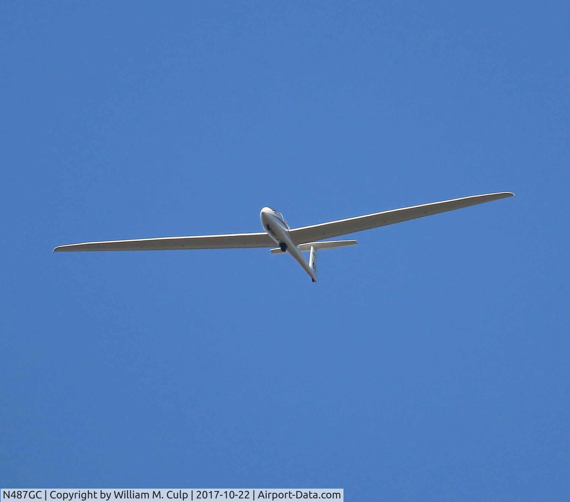 N487GC, 1989 Grob G-103C Twin III Acro C/N 34123, Flying over Peace Valley Park, Doylestown Pa.