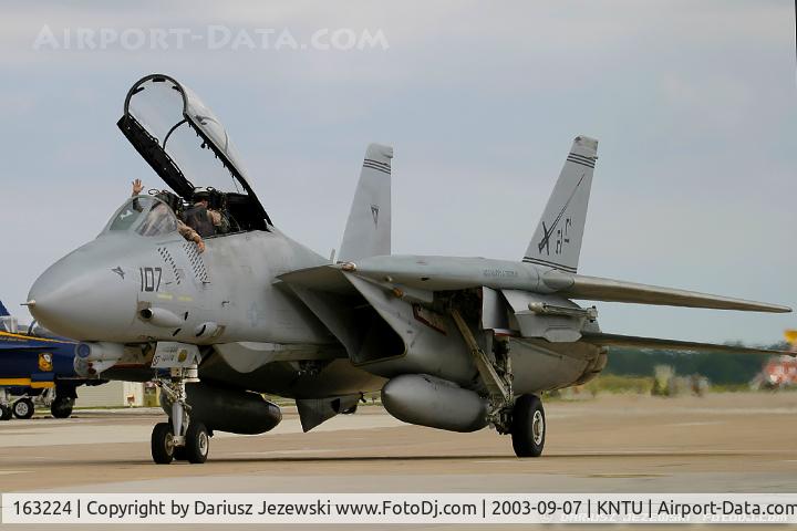 163224, Grumman F-14B Tomcat Tomcat C/N 585, F-14B Tomcat 163224 AC-107 from VF-32 'Swordsmen' NAS Oceana, VA