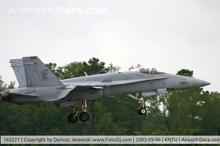 165221, McDonnell Douglas F/A-18C Hornet C/N 1404/C446, F/A-18C Hornet 165221 AD-305 from VFA-106 'Gladiators' NAS Oceana, VA