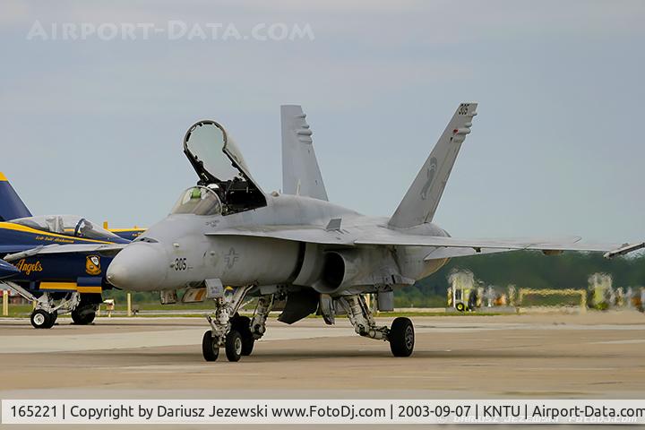 165221, McDonnell Douglas F/A-18C Hornet C/N 1404/C446, F/A-18C Hornet 165221 AD-305 from VFA-106 'Gladiators' NAS Oceana, VA