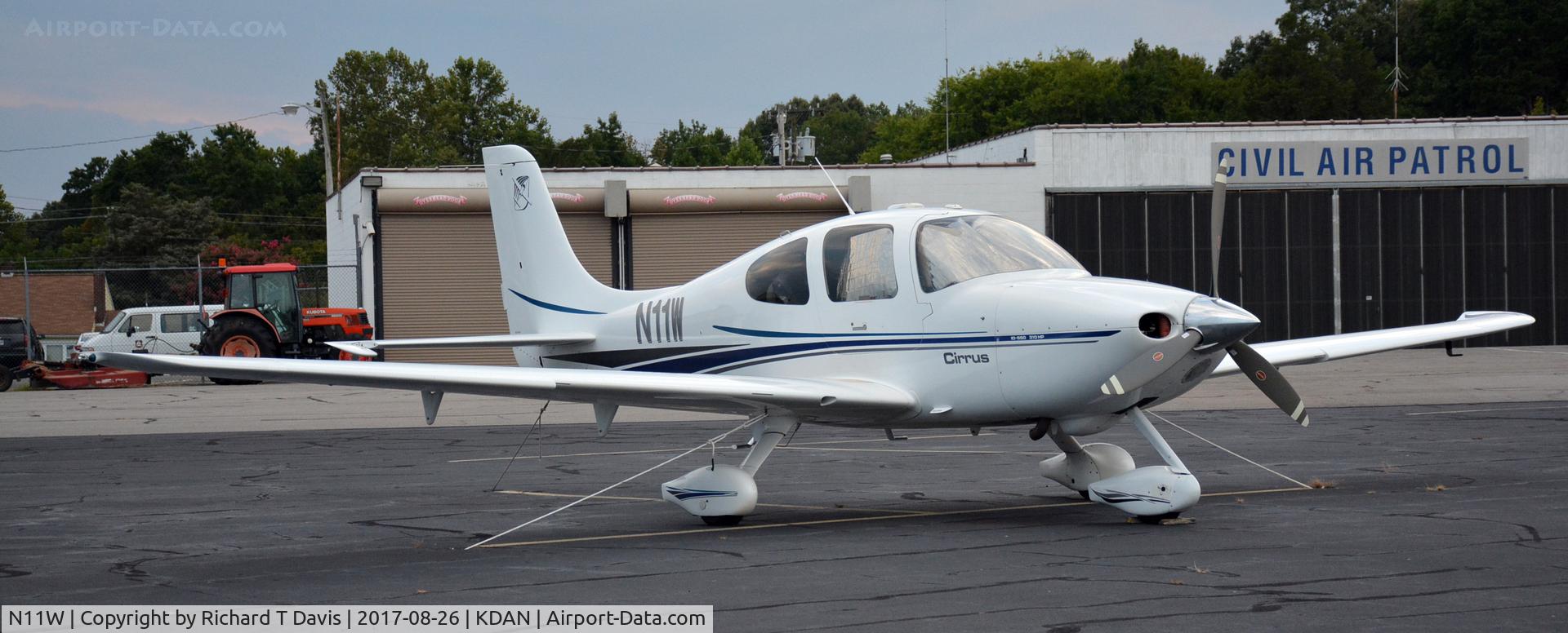 N11W, 2002 Cirrus SR22 C/N 0262, 2002 Cirrus SR22 in Danville Va.