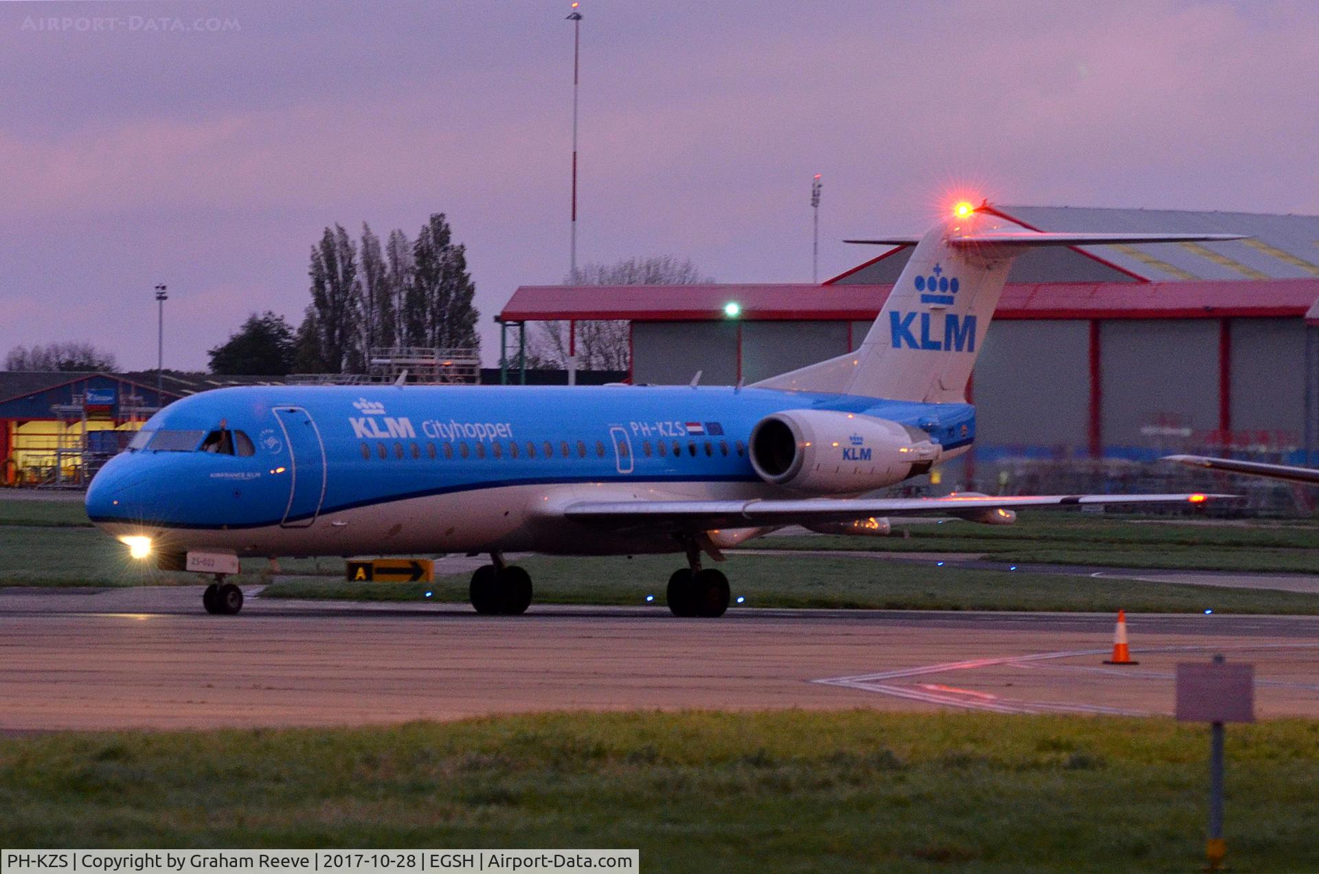 PH-KZS, 1995 Fokker F70 (F-28-0070) C/N 11540, Departing from Norwich on the last KLM revenue flight with a Fokker 70 from there.