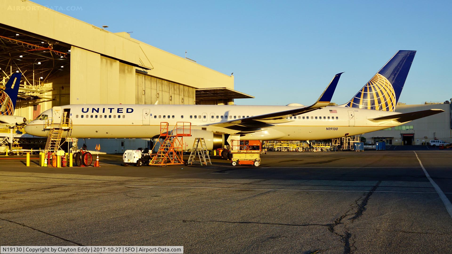 N19130, 1998 Boeing 757-224/ER C/N 28970, SFO 2017.