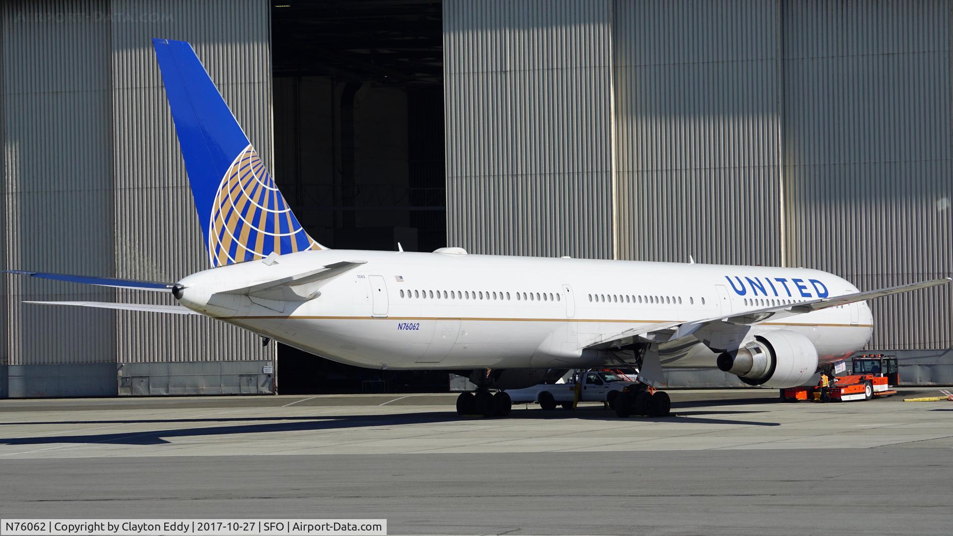 N76062, 2002 Boeing 767-424/ER C/N 29457, SFO 2017.