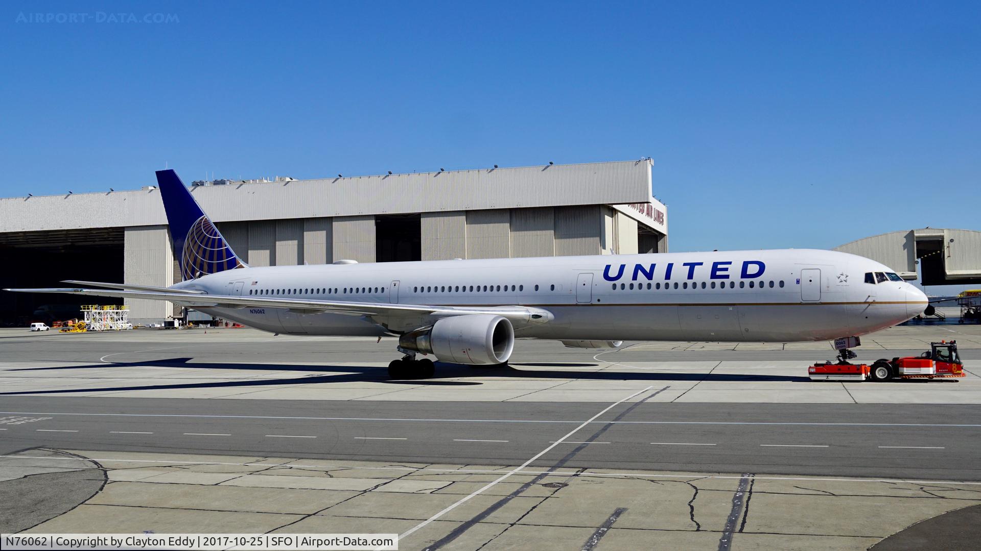 N76062, 2002 Boeing 767-424/ER C/N 29457, SFO 2017.