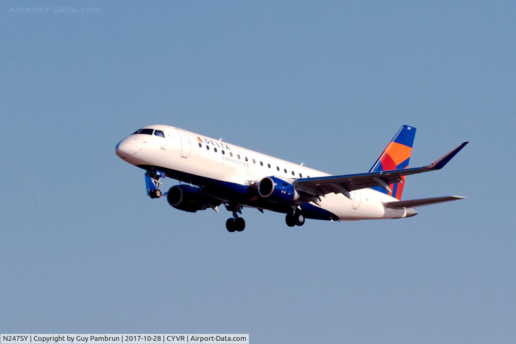 N247SY, 2016 Embraer 175LR (ERJ-170-200LR) C/N 17000608, Landing