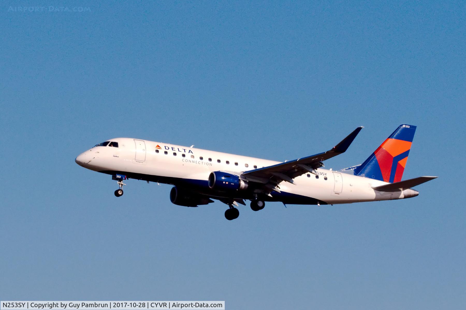 N253SY, 2016 Embraer 175LR (ERJ-170-200LR) C/N 17000620, Landing