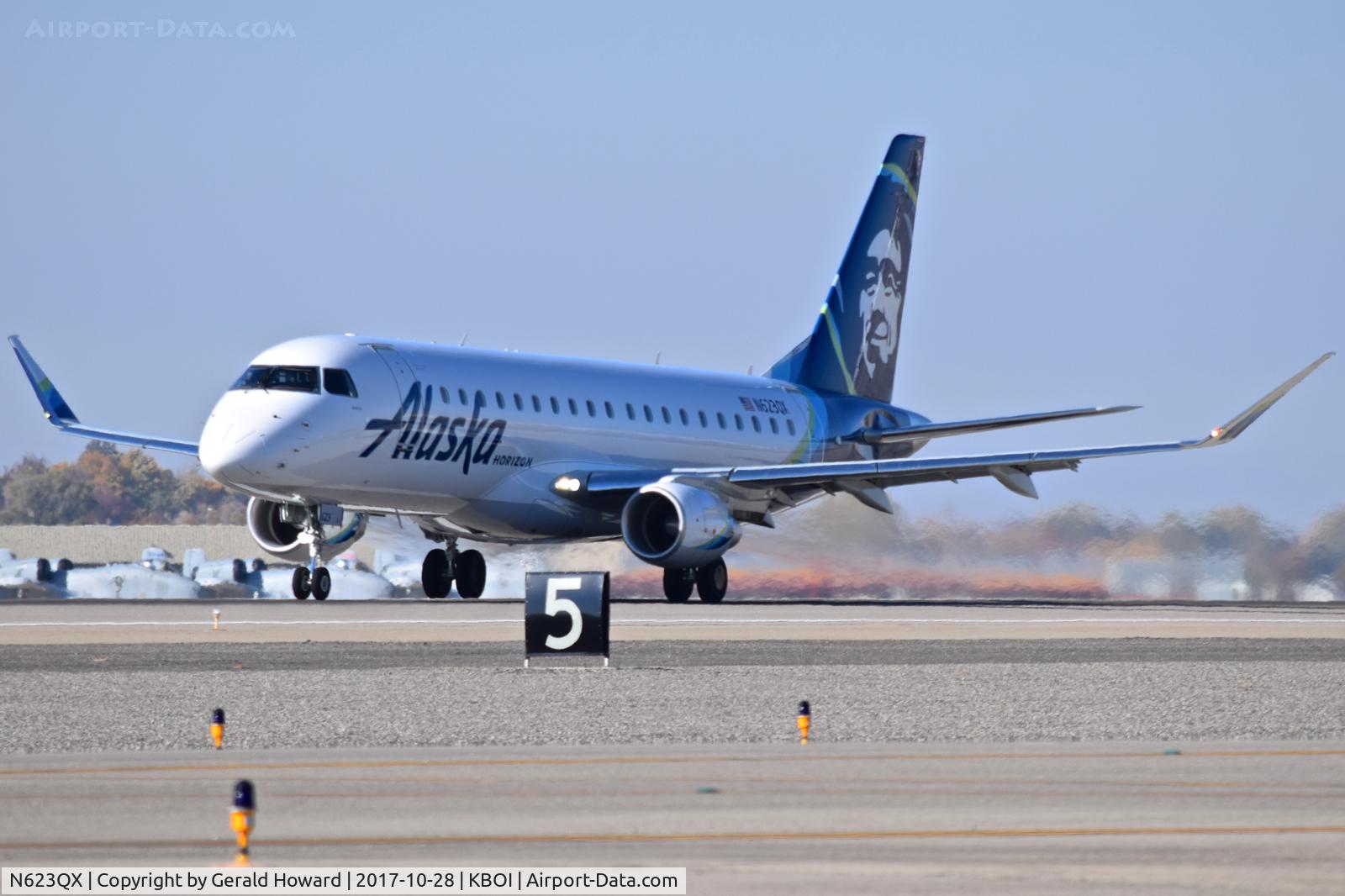 N623QX, 2017 Embraer 175LR (ERJ-170-200LR) C/N 17000652, Take off roll on RWY 10L.