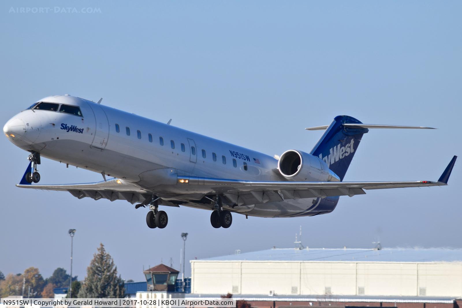 N951SW, 2003 Bombardier CRJ-200LR (CL-600-2B19) C/N 7795, Climb out from RWY 10L.