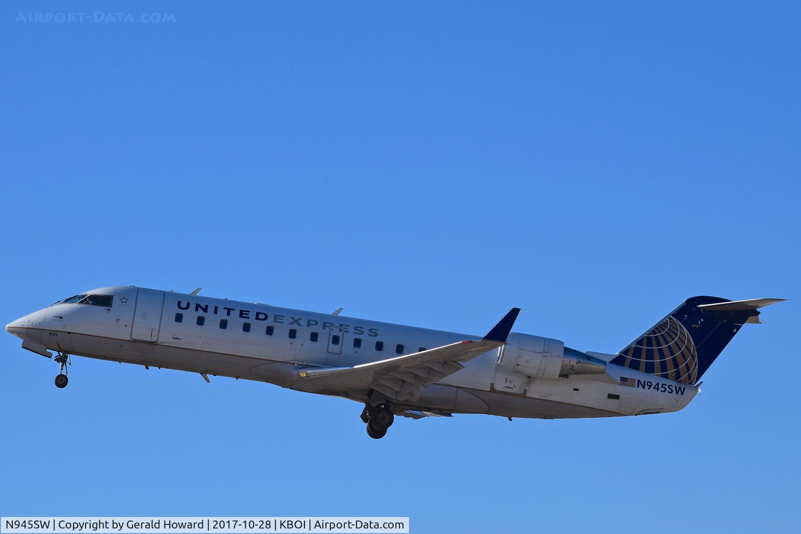 N945SW, 2003 Bombardier CRJ-200LR (CL-600-2B19) C/N 7770, Take off from RWY 10l.