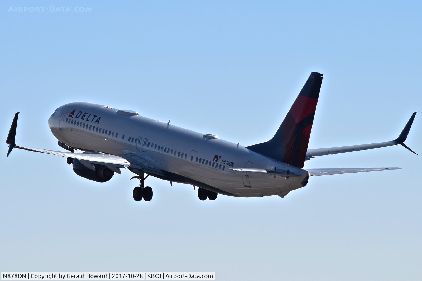 N878DN, 2017 Boeing 737-900/ER C/N 31989, Departing BOI.