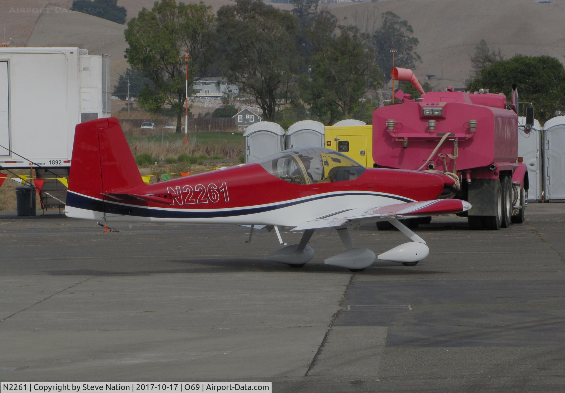 N2261, 2016 Vans RV-14A C/N 140061, Novato, CA-based 2016 VANS RV-14A homebuilt taxiing @ its temporary Petaluma, CA home base while Novato's runway is resurfaced