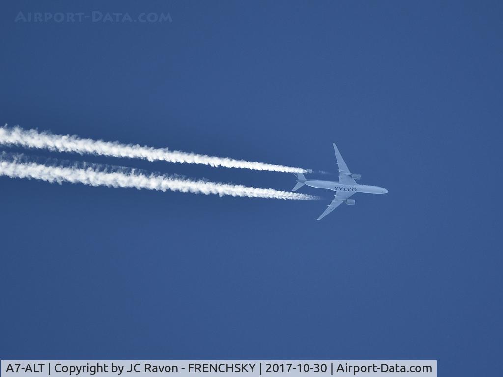 A7-ALT, 2017 Airbus A350-941 C/N 090, overflying Bordeaux city, Qatar Airways flight test AIB02NT flight level 300