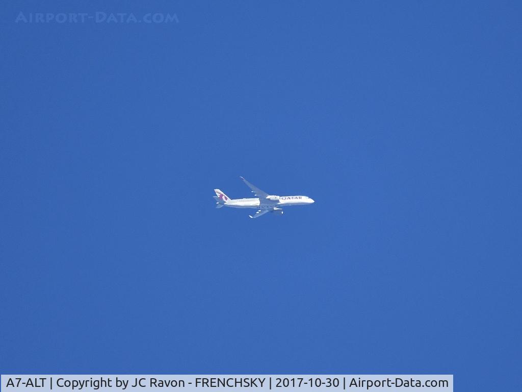 A7-ALT, 2017 Airbus A350-941 C/N 090, overflying Bordeaux city, Qatar Airways flight test AIB02NT flight level 300