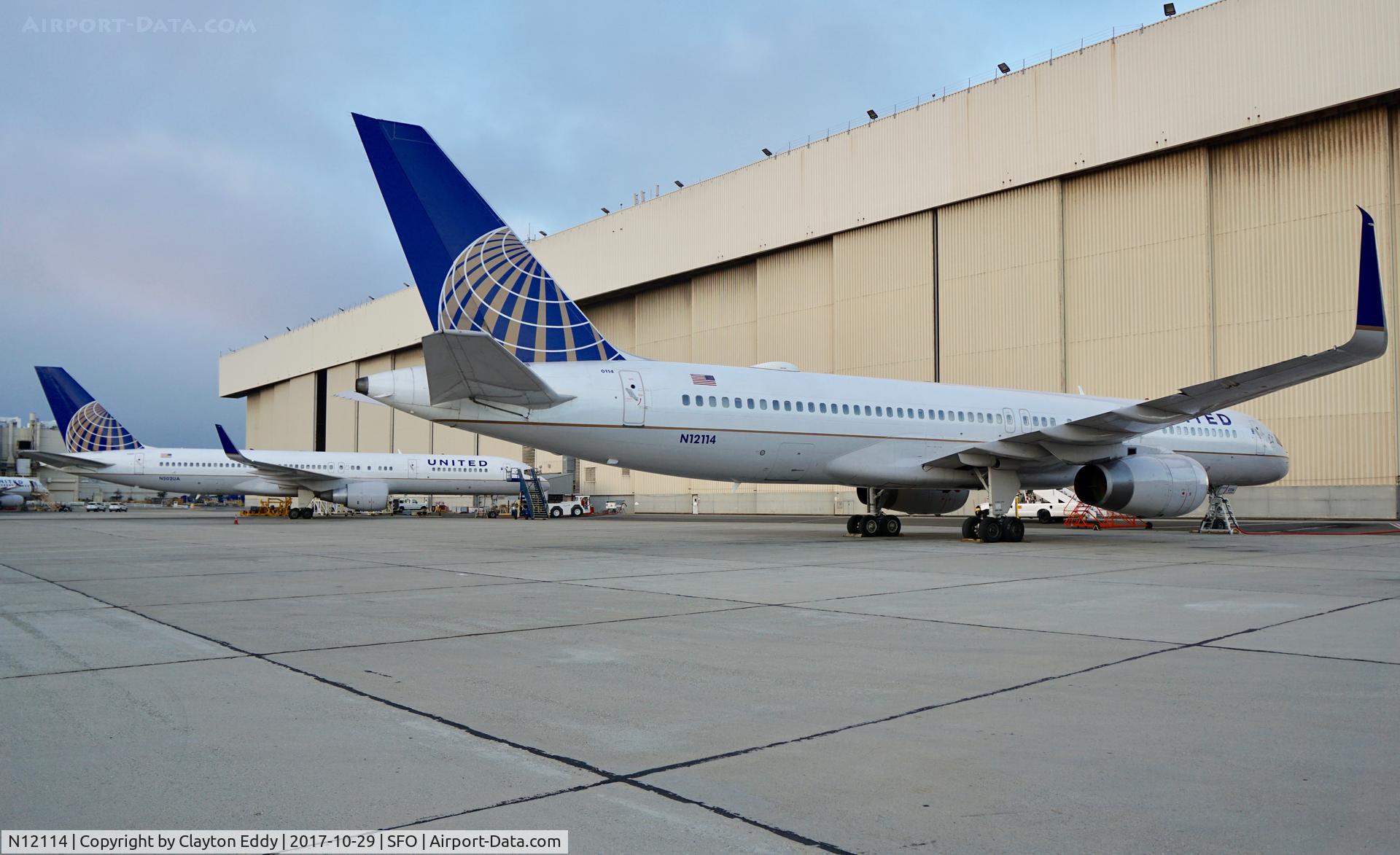 N12114, 1995 Boeing 757-224 C/N 27556, Pratt and Whitney vs. Rolls Royce. SFO 2017.