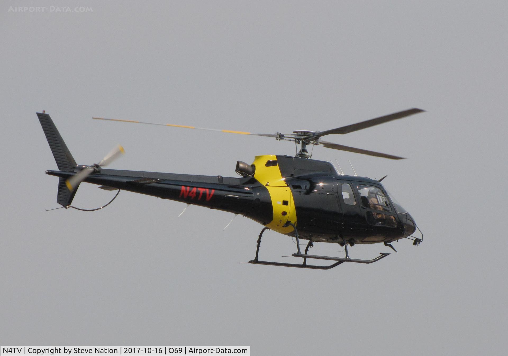 N4TV, 1996 Eurocopter AS-350B-2 Ecureuil Ecureuil C/N 2936, KNBC News 4 (Los Angeles, CA) 1996 Eurocopter AS-350B-2 Ecureuil hovering @ Petaluma Municipal Airport, CA temporary home base while covering devastating Northern California Oct 2017 wildfires