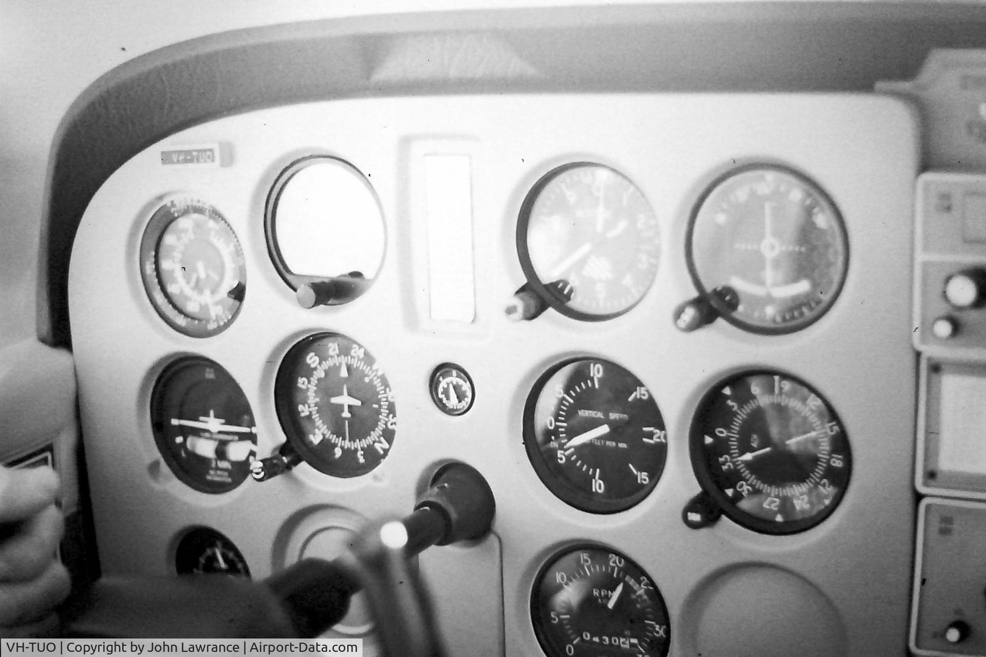 VH-TUO, 1975 Cessna 172M Skyhawk C/N 17263540, late 70's, probably out of Camden NSW