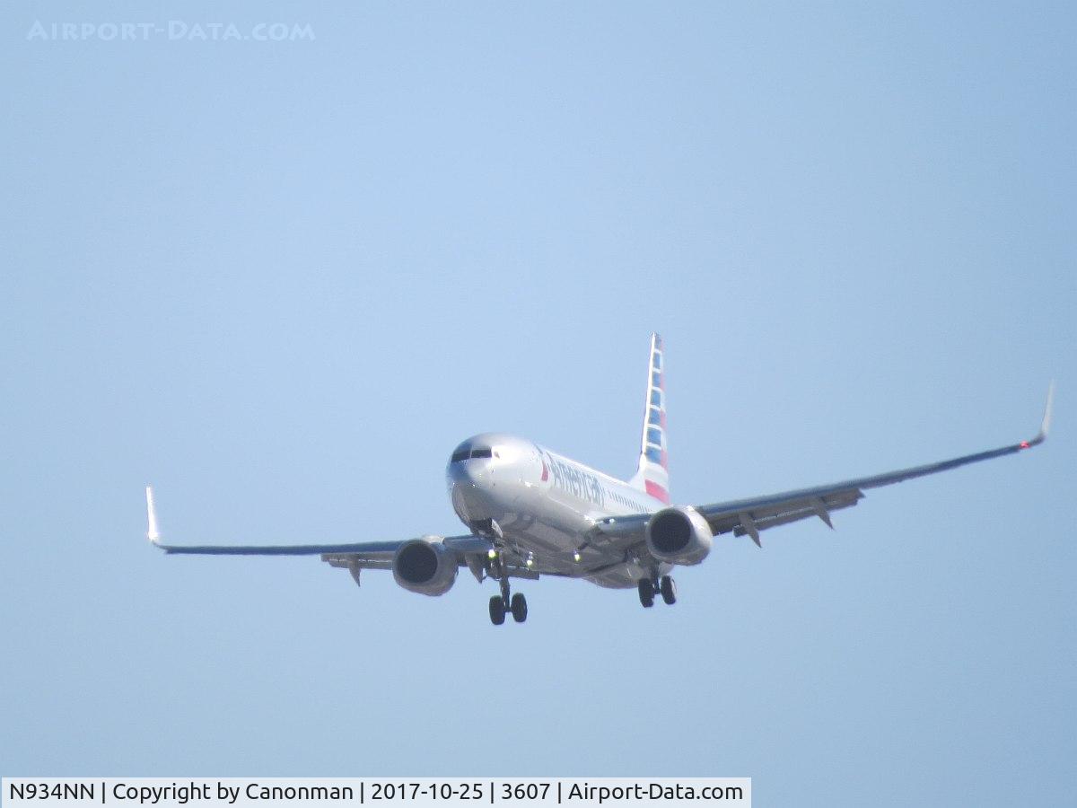 N934NN, 2013 Boeing 737-823 C/N 33489, Landing