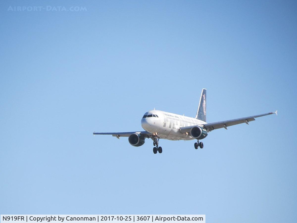 N919FR, 2003 Airbus A319-111 C/N 1980, Landing